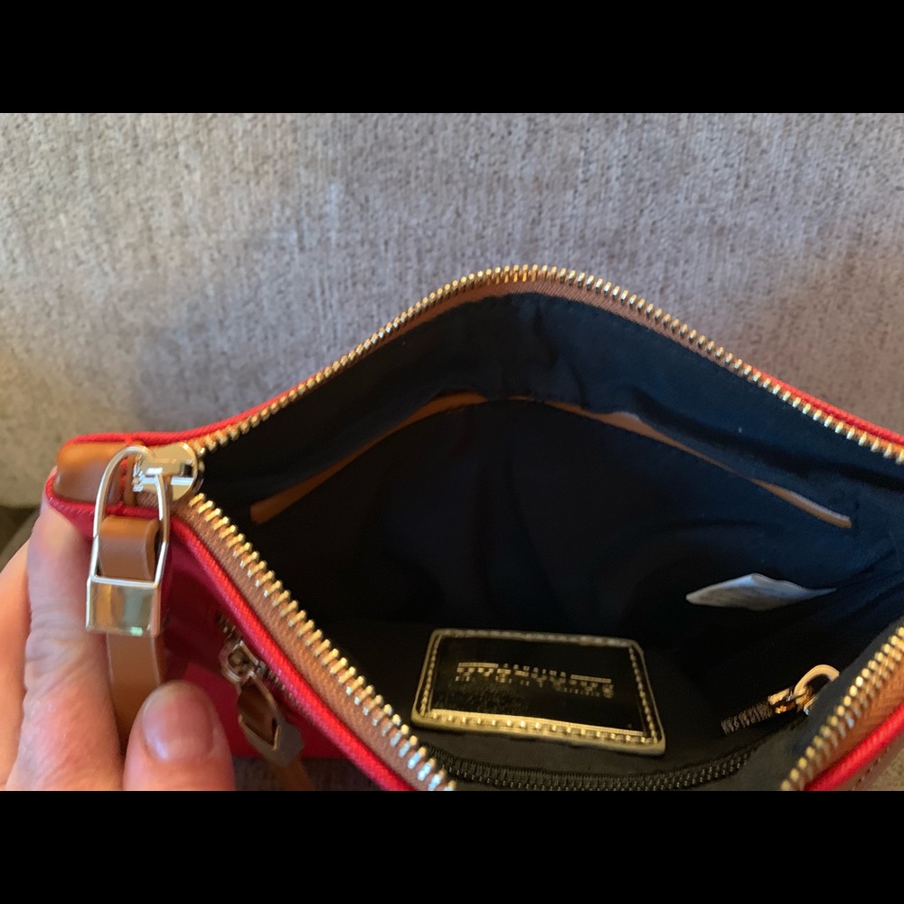 New Red Wristlet Handbag - Picture 3 of 4